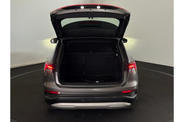 Audi Q4 40 Launch edition Advanced 77 kWh 204pk 2021 (Origineel-NL), N-883-PK
