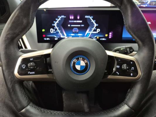 BMW iX xDrive40 272pk 2023, 2DHA020