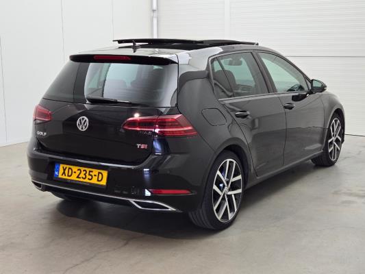 Volkswagen Golf Highline Business R 1.4 TSI 150pk 2017, XD-235-D