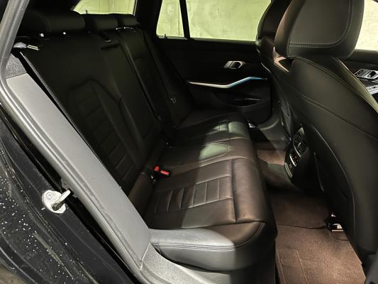 BMW 330e Touring Business Edition Plus 184pk 2021 3-serie (Origineel-NL + 1e Eigenaar) L-480-TL 