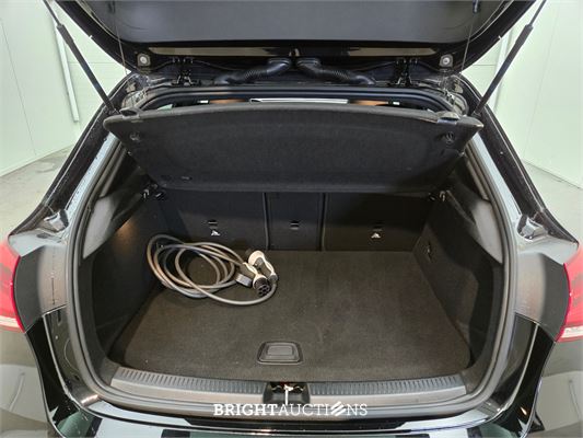Mercedes-Benz A250 e Business Solution AMG Limited 262pk 2020 A-klasse, S-551-PH