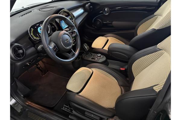 MINI Cooper Camden Plus Edition 33 kWh 184pk 2023 (Origineel-NL), S-308-XP