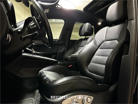 Porsche Macan Turbo 2.9 V6 441pk 2020, J-177-TT