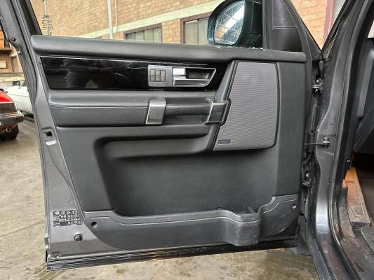 Land Rover Discovery 4 3.0 SDV6 SE HSE 256pk 2015, VNJ-87-T