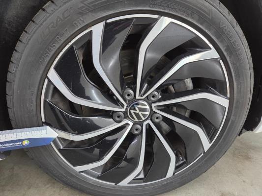 Volkswagen Golf Life 1.5 TSI 131pk 2020 (Origineel-NL), J-437-KF