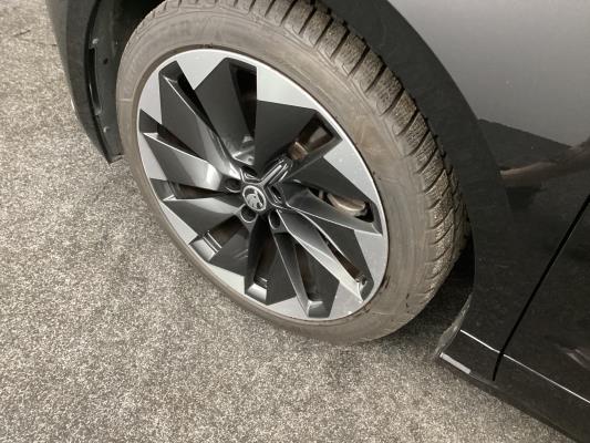 Škoda Enyaq iV 60 Sportline 180pk 2022 (Origineel-NL), P-400-TR