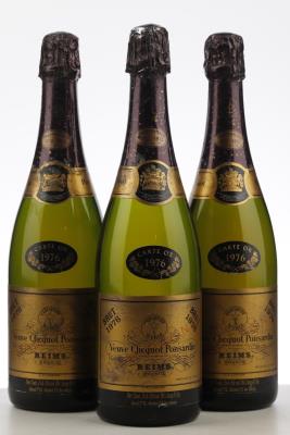 VEUVE CLICQUOT BRUT CARTE D'OR 1976 - Veuve Cliquot Ponsardin - 3 Bottles