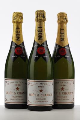 MOET ET CHANDON BRUT IMPERIALE 1966 - Moet et Chandon - 3 Bottles - Oc 1