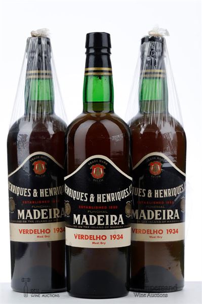 MADEIRA HENRIQUES VERDELHO MEDIUM DRY 1934 - Henriques & Henriques - 3 Bottles