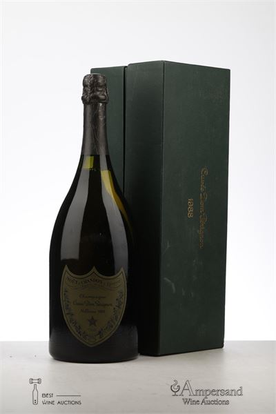 DOM PERIGNON 1988 - Moet et Chandon - 1 Magnum - Slightly Damaged Giftbox