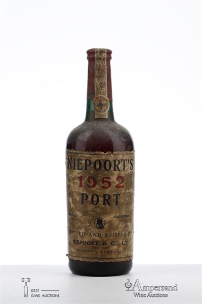 NIEPOORT GARRAFEIRA PORT 1952 - Niepoort - Bottled in 1955 - Decanted in 1974 - 1 Bottle