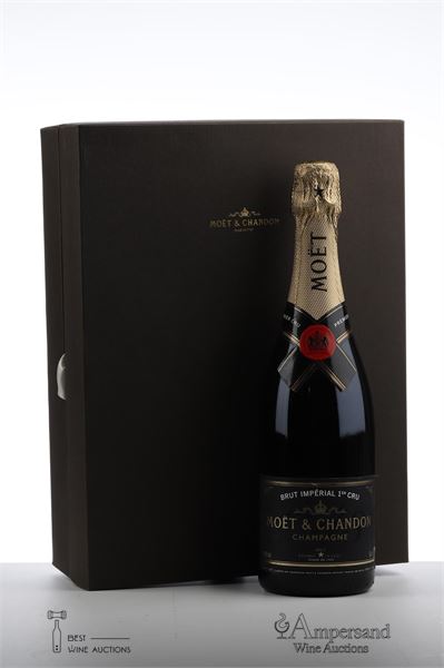 MOET & CHANDON BRUT IMPERIAL 1 ER CRU 90 Ties - Moet & Chandon - 1 Bottle - Giftbox with 2 Glasses