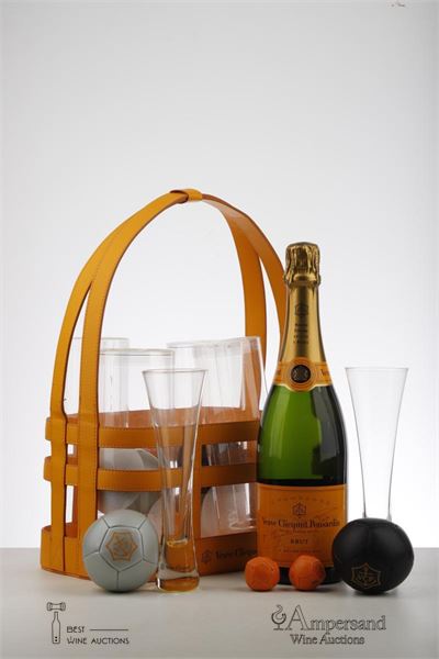 VEUVE CLICQUOT YELLOW LABEL PETANQUE SET NV - Veuve Clicquot - 1 Bottle - Oc 1