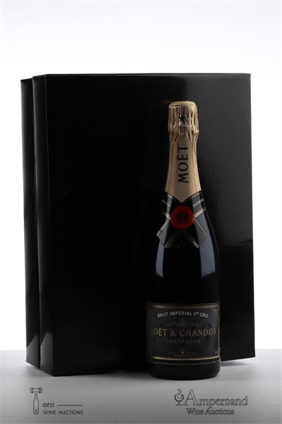 MOET & CHANDON BRUT IMPERIAL 1 ER CRU 90 Ties - Moet & Chandon - 1 Bottle - Giftbox with 2 Glasses