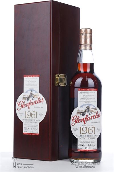 GLENFARCLAS PREMIUM CASKS 1961 - Distillery, 45,4 ABV, First fill oloroso cask, Distilled 1961, Bottled 2008 - 1 Bottle - Owc 1