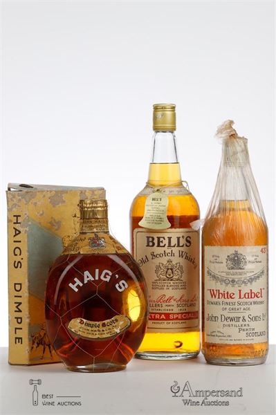 MIXED LOT WHISKY 70s - 1 Bot Arthur Bell - 1 Bot Haig - 1 Bot John Dewar - 3 Bottles