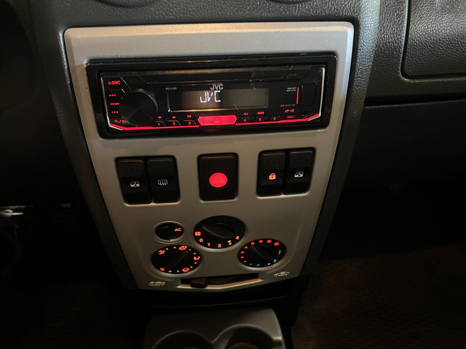 Dacia | Logan MCV | 1.6-16V Lauréate | 2007 | 193.543 km | 49ZBPS | Logisch