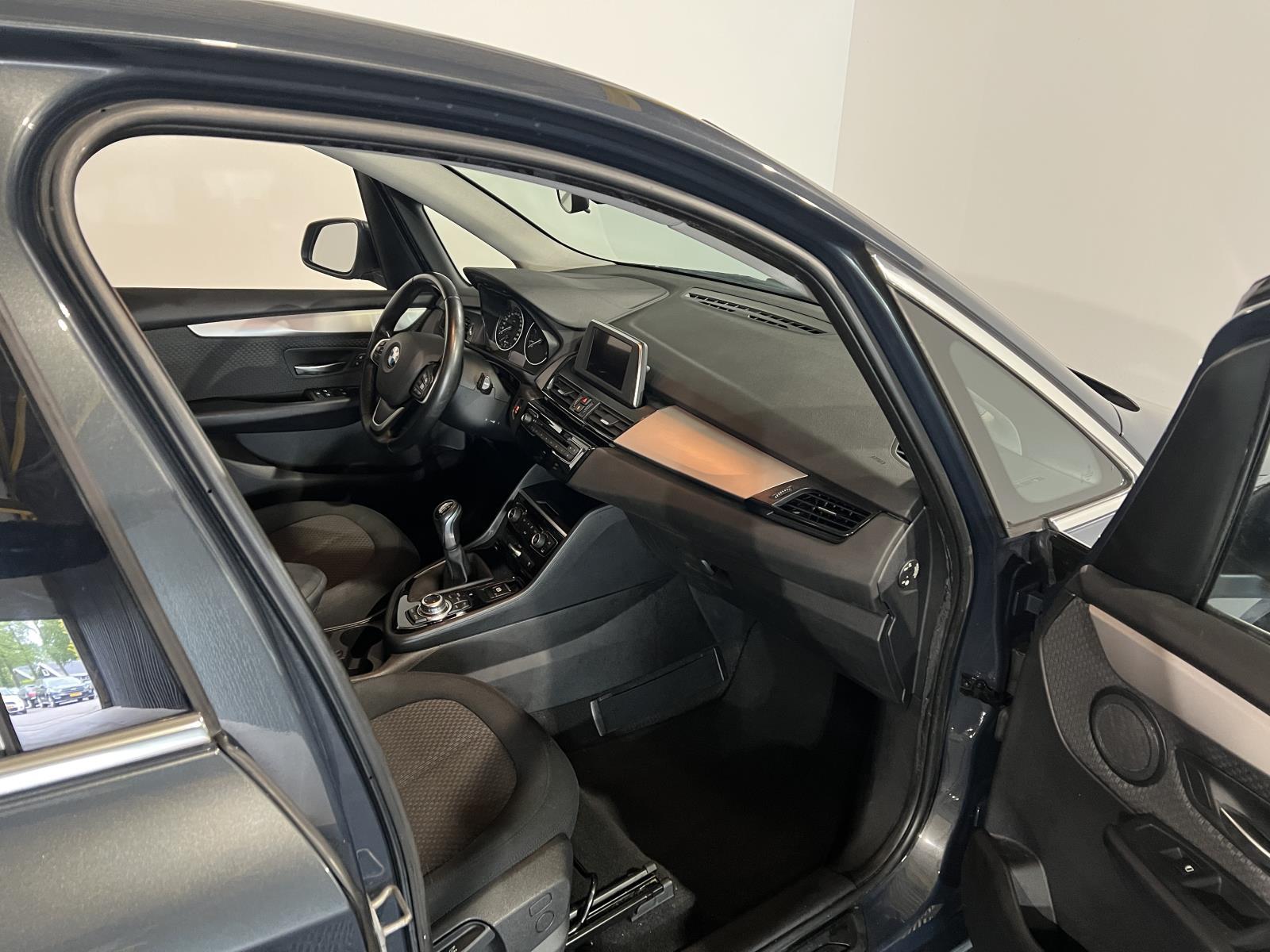 BMW | 2-serie Active Tourer | 218d Executive | 2014 | 294.116 km | 7XPR18 | Logisch