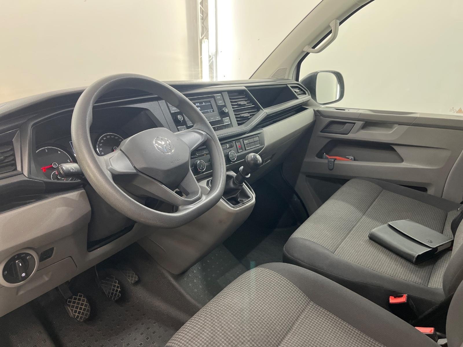 Volkswagen Transporter Kombi 2.0 TDI L2H1 Personenbus | 2023 | 262.972 km | T285FB | NAP: Logisch