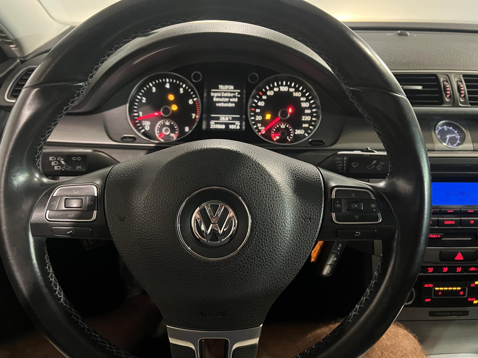 Volkswagen | Passat | 1.4 TSI Highline BlueMotion | 2011 | 237,860 km | L696LS | No rating