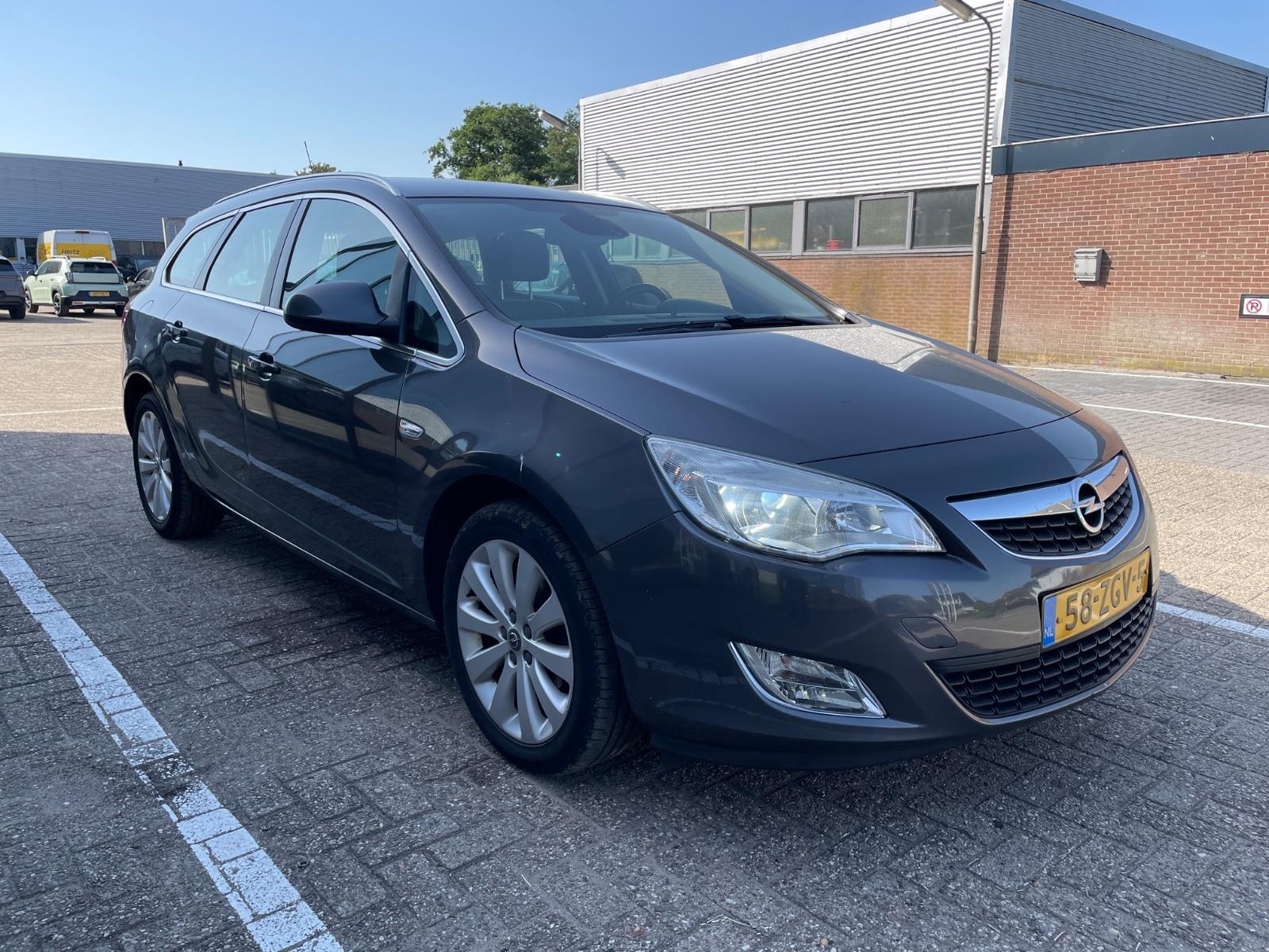 Opel Astra Sports Tourer 1.4 Turbo Cosmo | 2012 | 268,554 km | 58ZGV5 | NAP: Makes sense