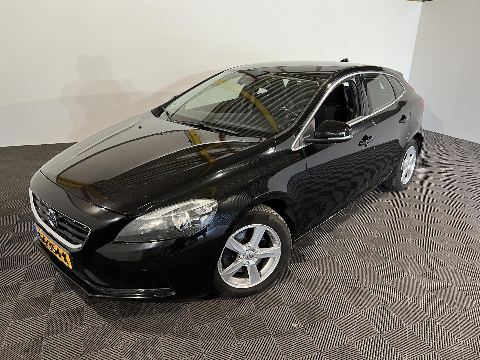 Volvo | V40 | 2.0 D2 Momentum | 2015 | 276.233 km | GG354K | Logisch