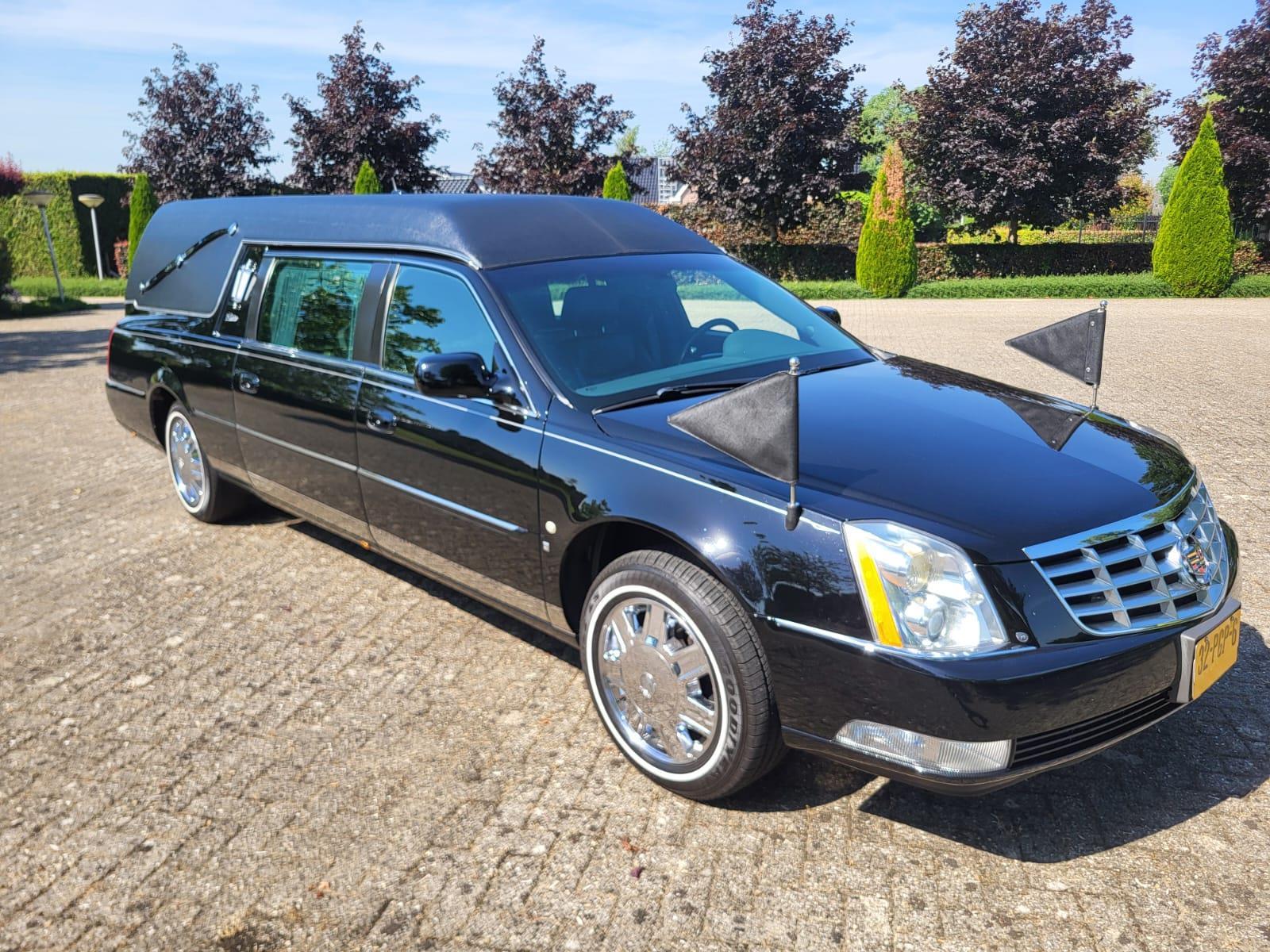 Cadillac | CADILLAC DEVILLE V8 Funeral Car | 2006 | 287,268 km | 32PGP6 | No rating