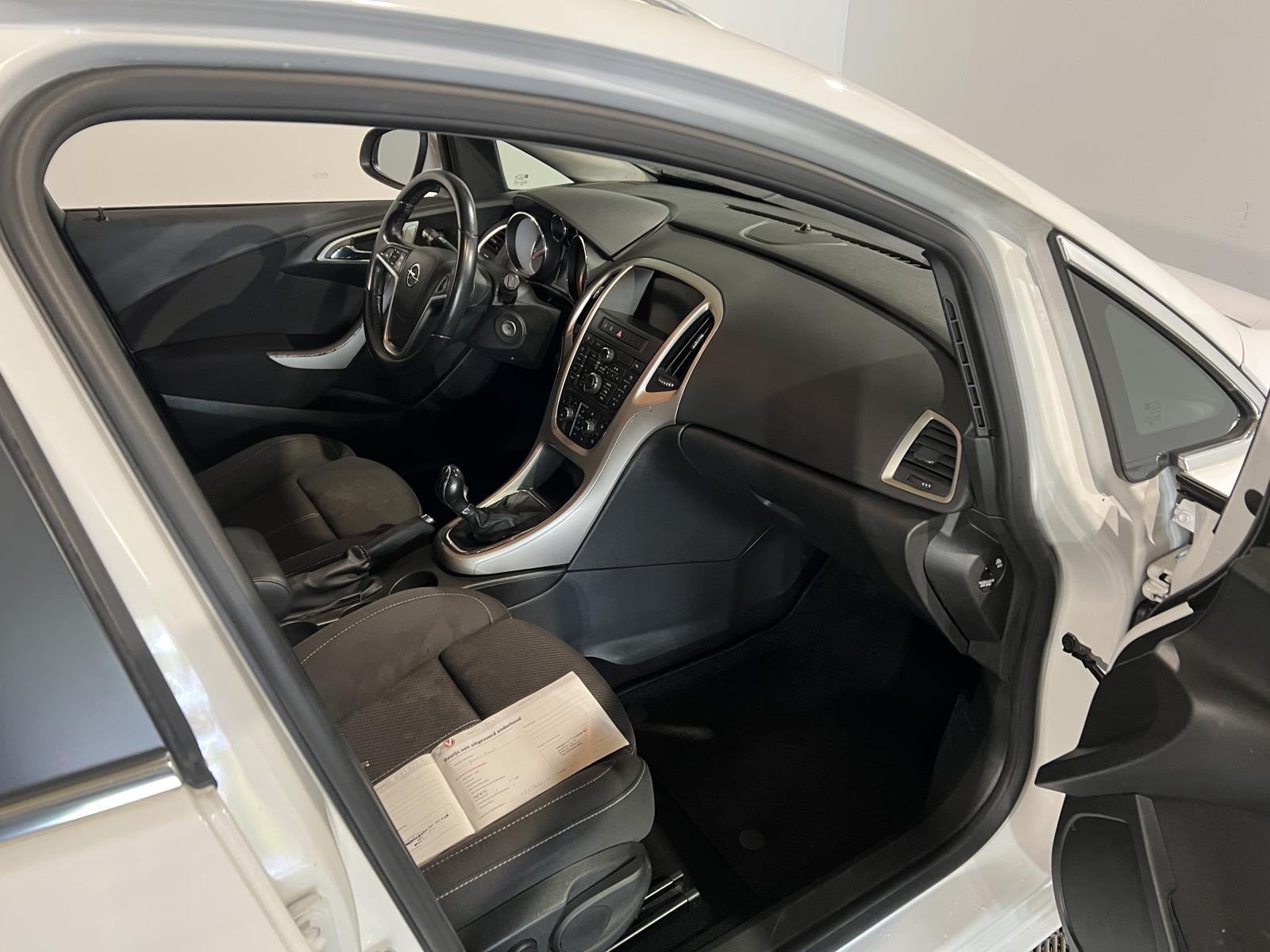 Opel | Astra Sports Tourer | 1.7 CDTi Cosmo | 2013 | 287.573 km | 3KZH70 | Logisch