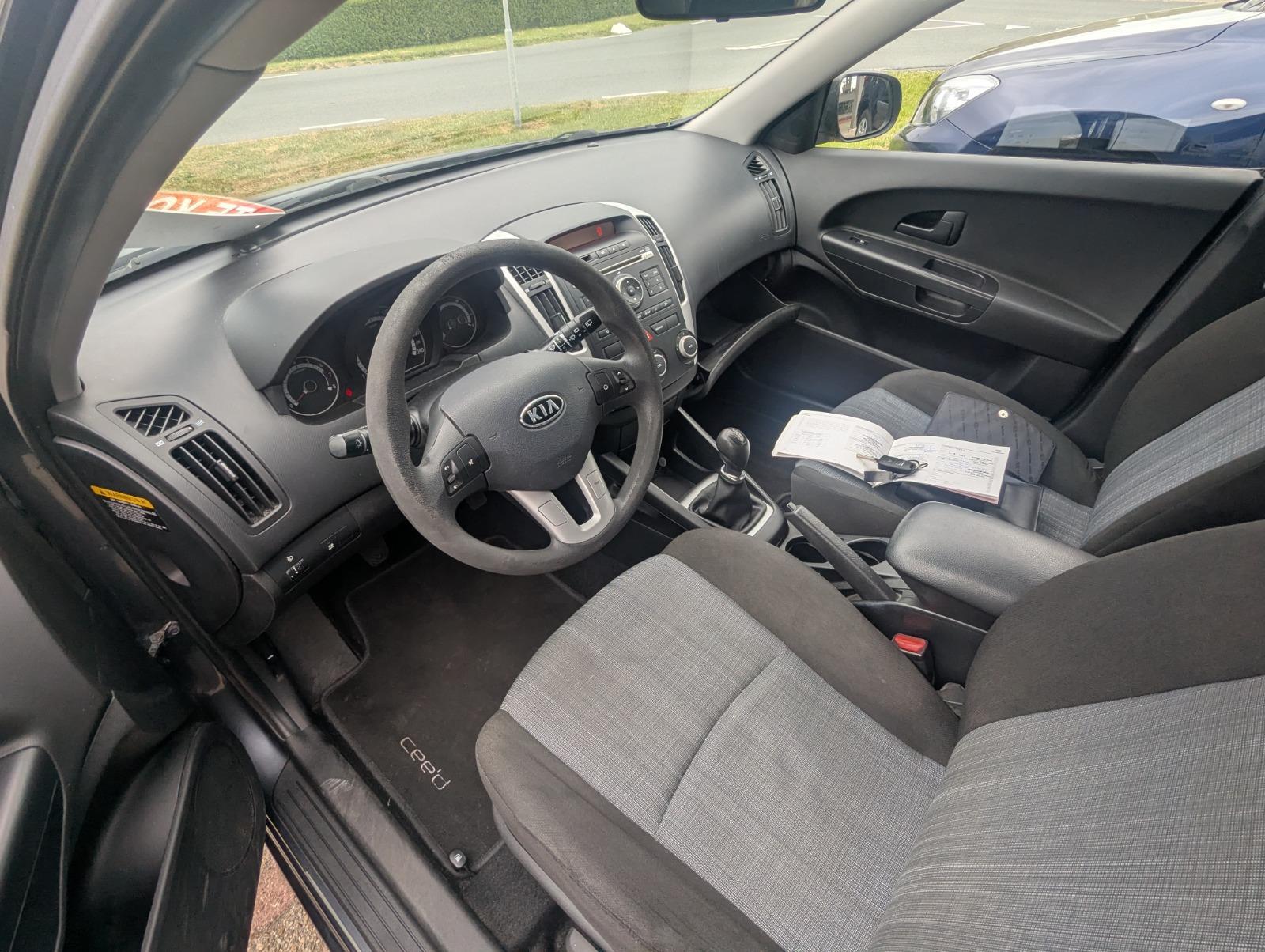 Kia | cee'd Sporty Wagon | 1.4 CVVT X-tra | 2011 | 78,355 km | 72PHT6 | Logical