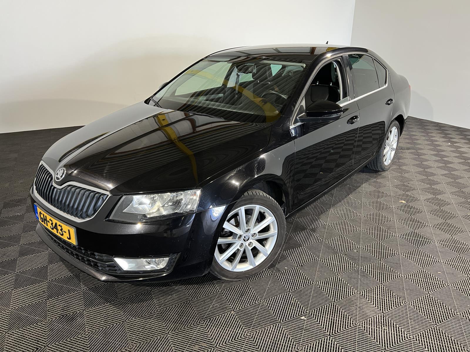 Skoda | Octavia | 1.2 TSI Greentech Ambition Businessline | 2015 | 284.200 km | GH343J | Logisch