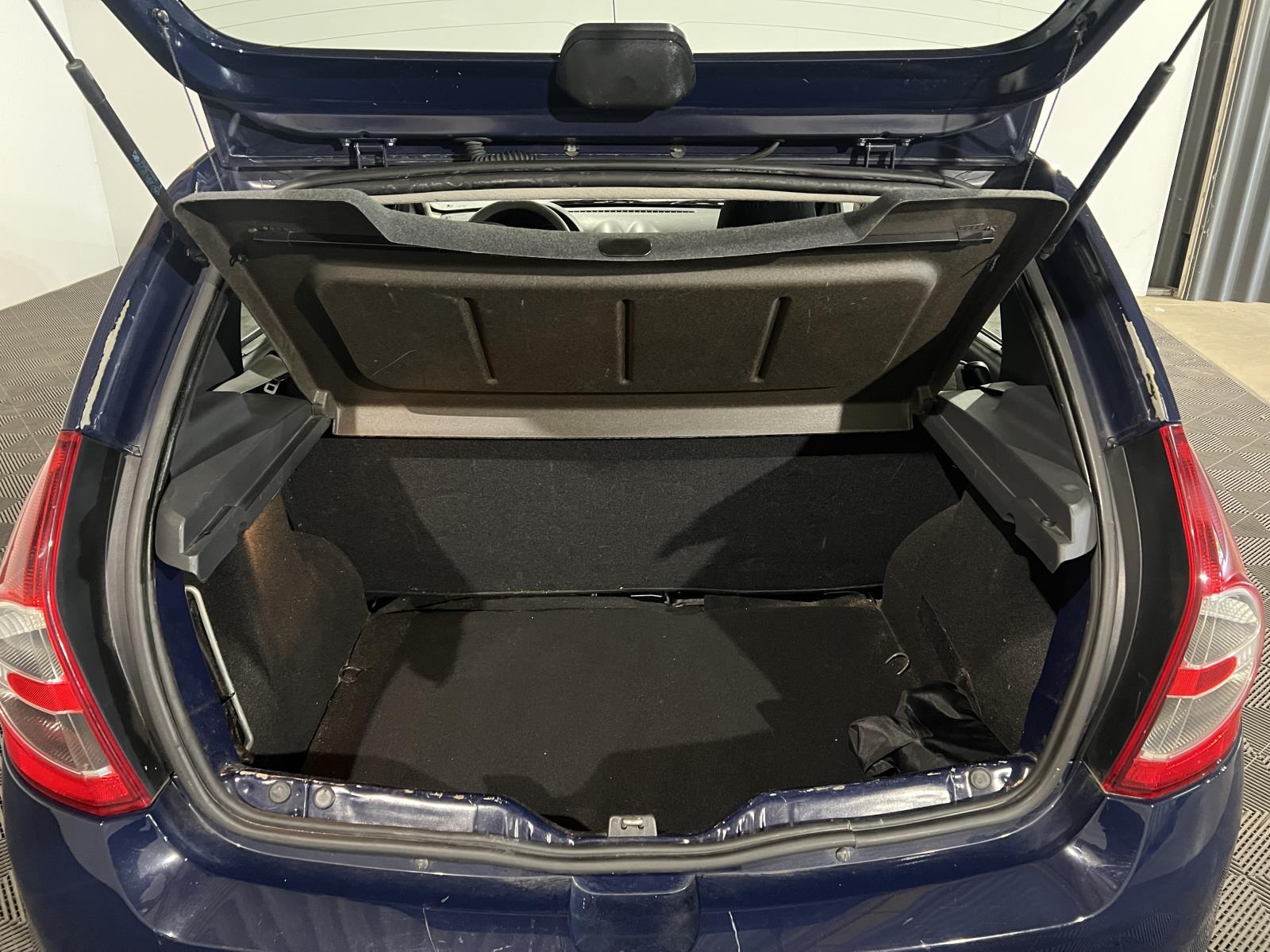 Dacia | Sandero | 1.2 Aniversare Bi-Fuel | 2012 | 193,099 km | 04XTX1 | Logical