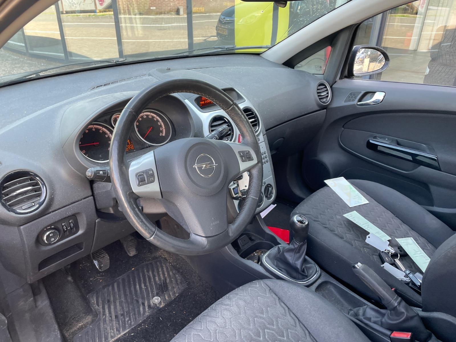 Opel Corsa 1.4-16V Design Edition | 2013 | 90,769 km | 7KFD98 | NAP: Makes sense