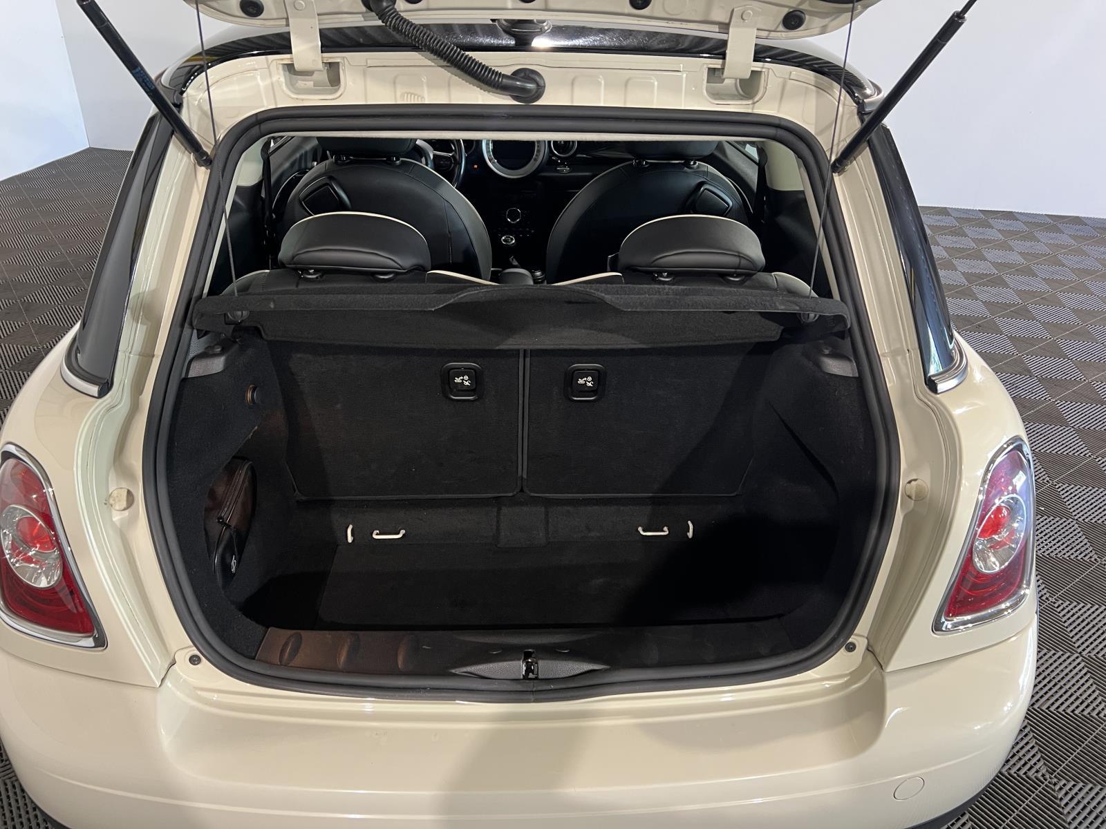 Mini | Cooper | 1.6 Cooper 10 Years | 2011 | 165,503 km | 77RJZ3 | Logical