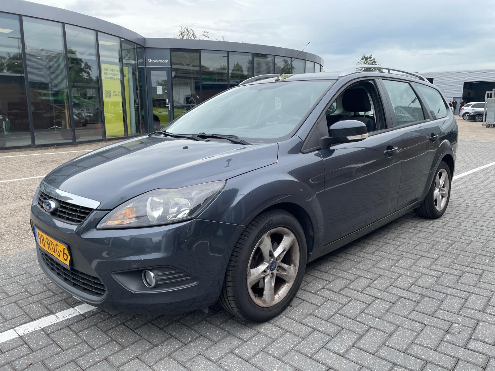 Ford Focus Wagon 1.6 Comfort Stationwagen | 2011 | 217.342 km | 98RDG6 | NAP: Logisch