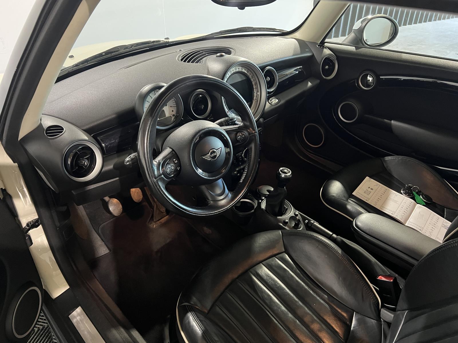 Mini | Cooper | 1.6 Cooper 10 Years | 2011 | 165,503 km | 77RJZ3 | Logical