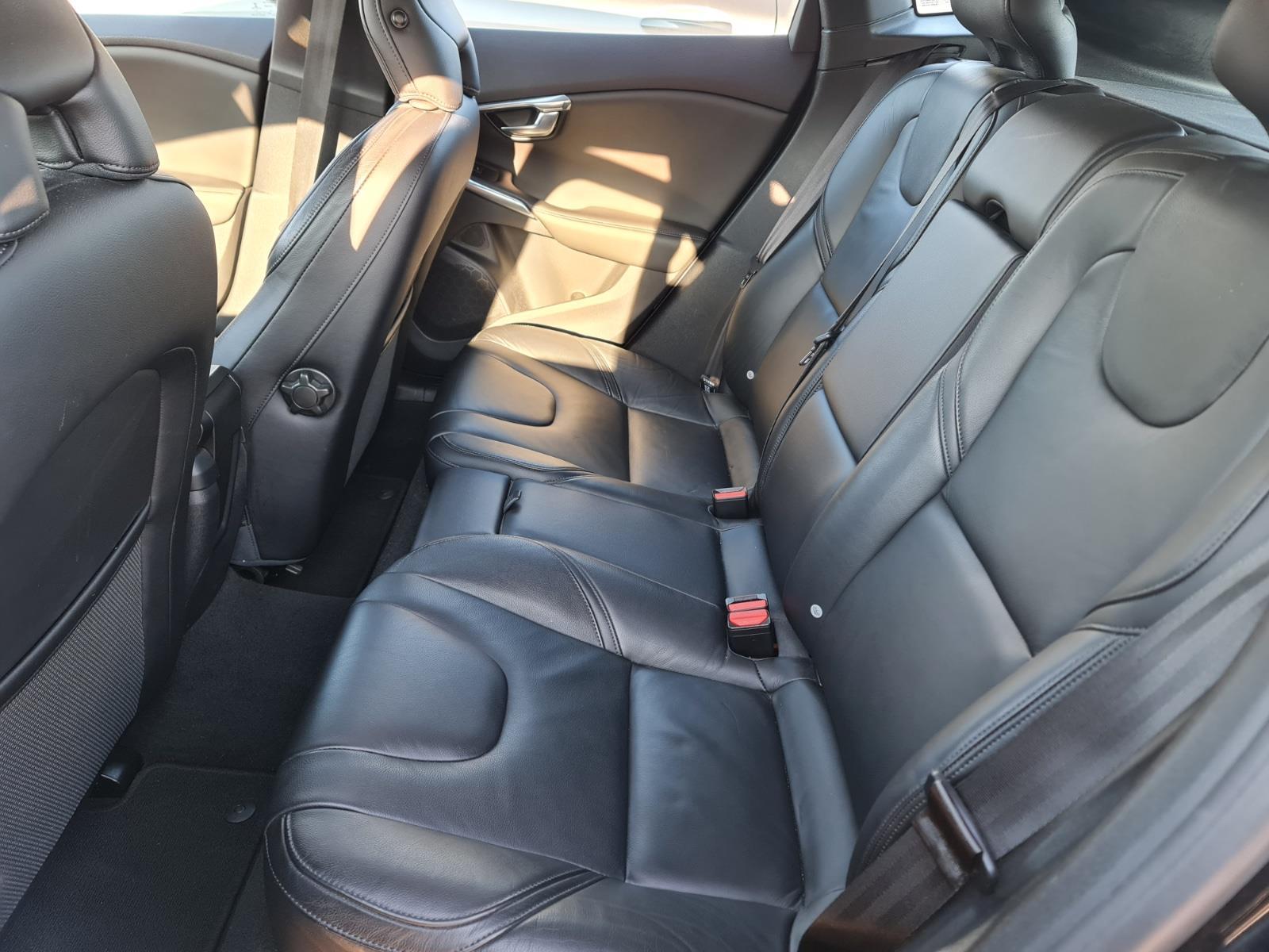 Volvo V40 1.6 D2 Summum | 2013 | 329,819 km | 15ZRK6 | NAP: Makes sense