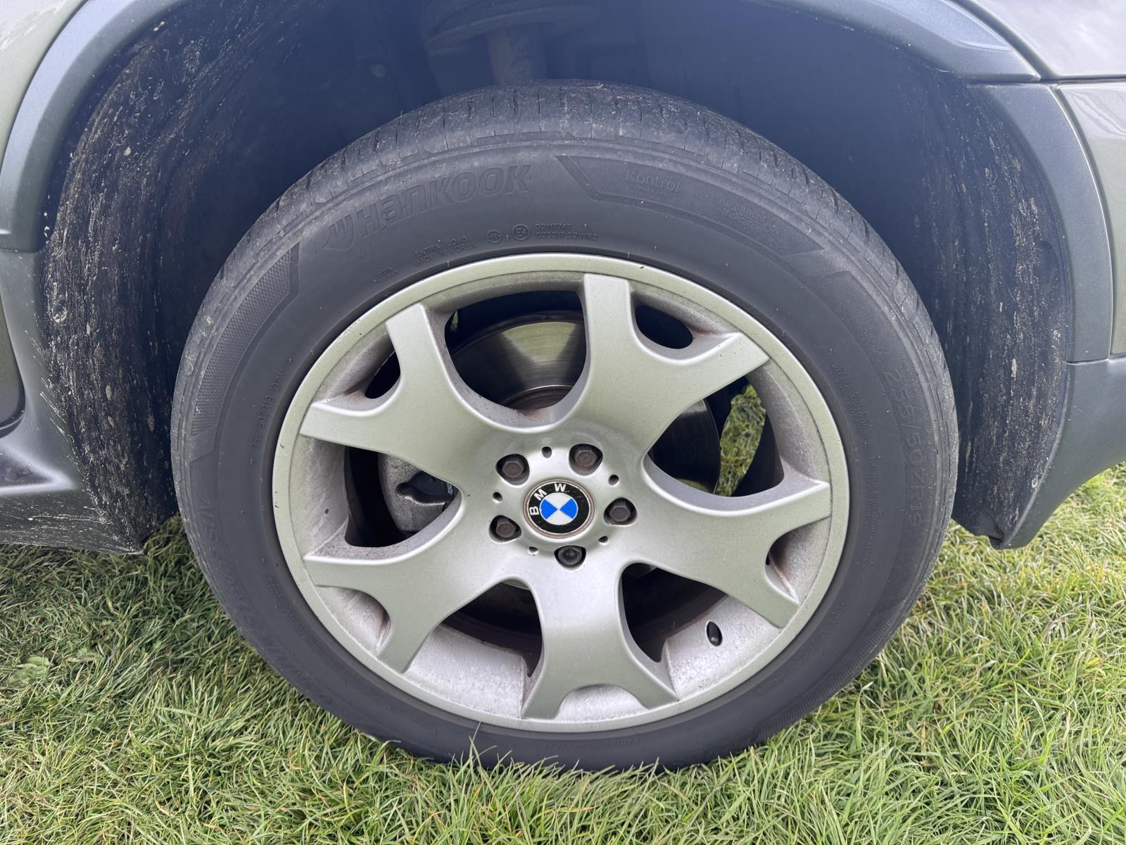 BMW | X5 | 4.4i High Executive | 2004 | 249.995 km | 77PJXH | Logisch