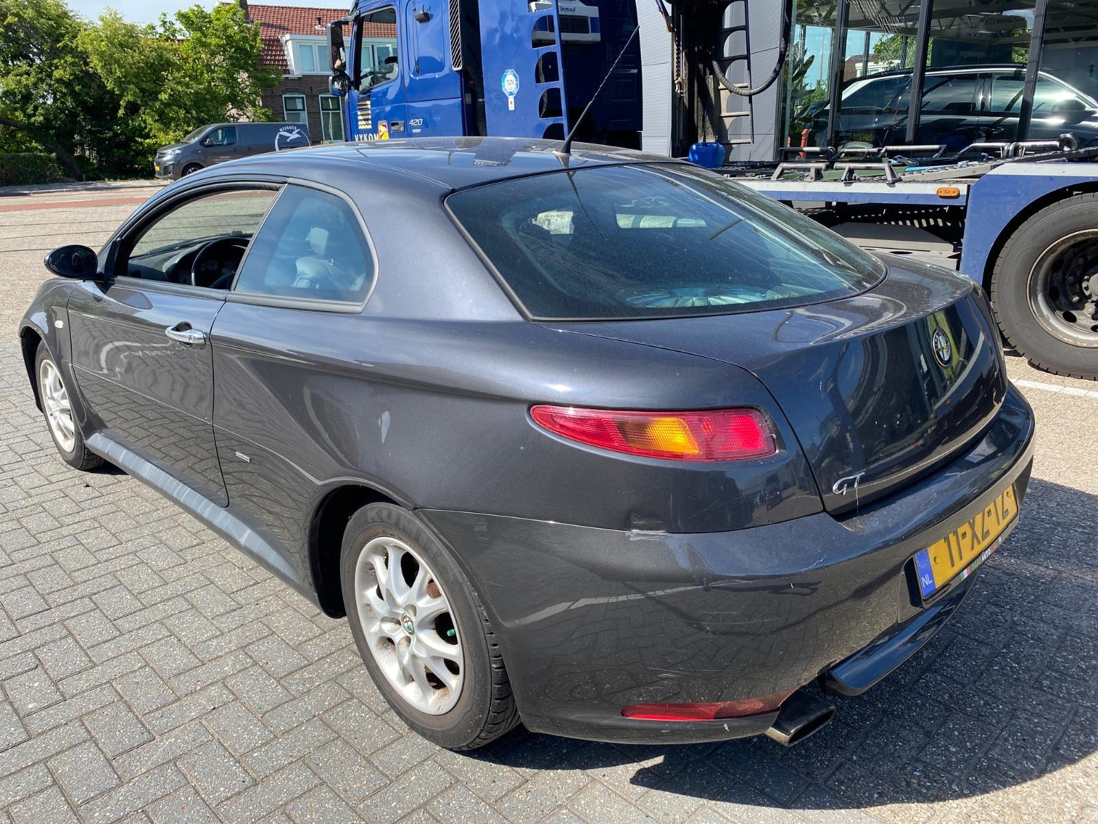 Alfa Romeo GT 2.0 JTS Distinctive | 2007 | 229,931 km | 11XZTZ | NAP: Makes sense