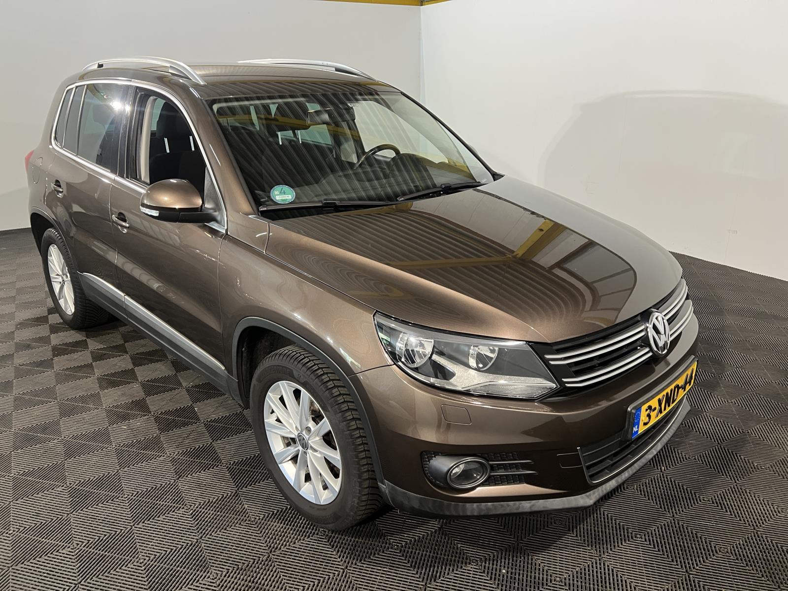 Volkswagen | Tiguan | 1.4 TSI Sport&Style | 2013 | 164,495 km | 3XND44 | No rating