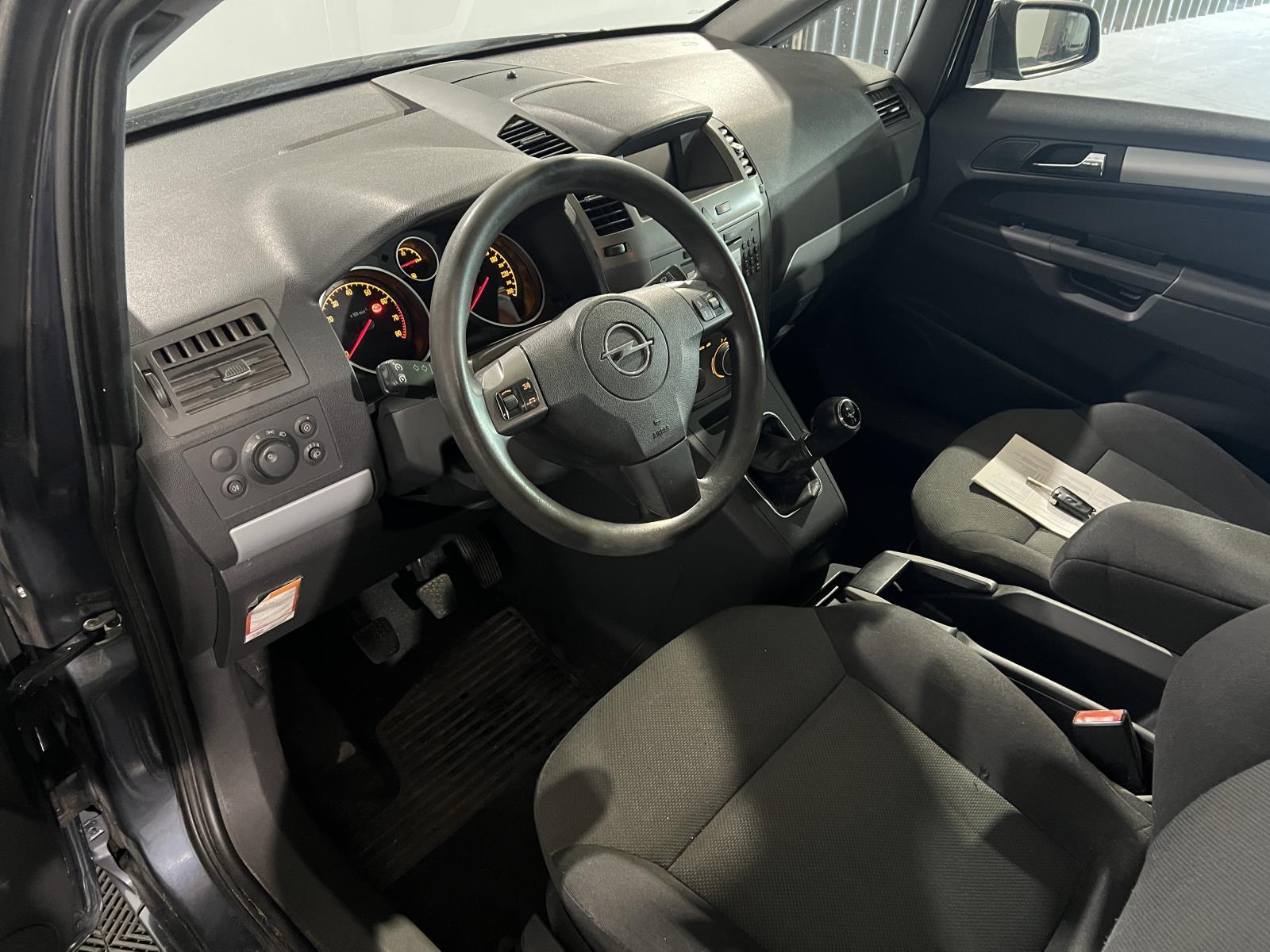 Opel | Zafira | 1.8 Executive | 2006 | 257.680 km | 64TGNB | Logisch