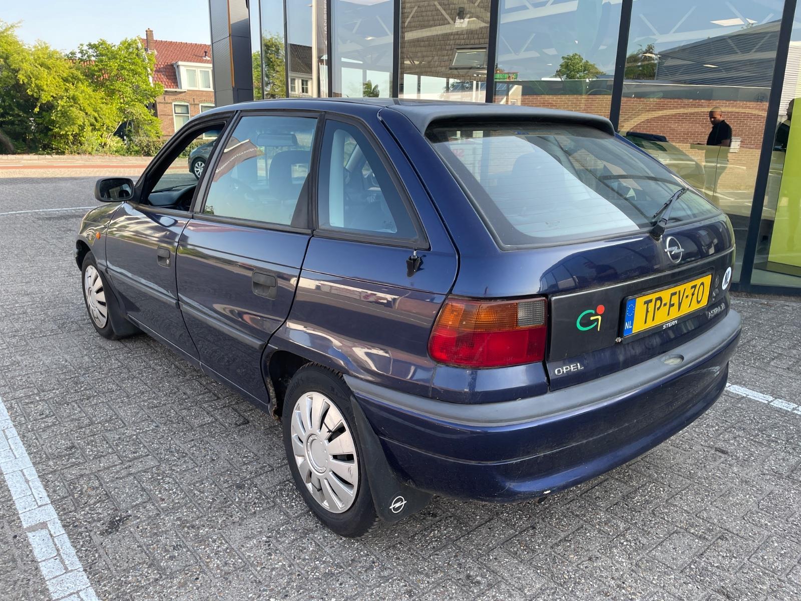 Opel Astra 1.6i Sport | 1998 | 207,414 km | TPFV70 | NAP: Makes sense