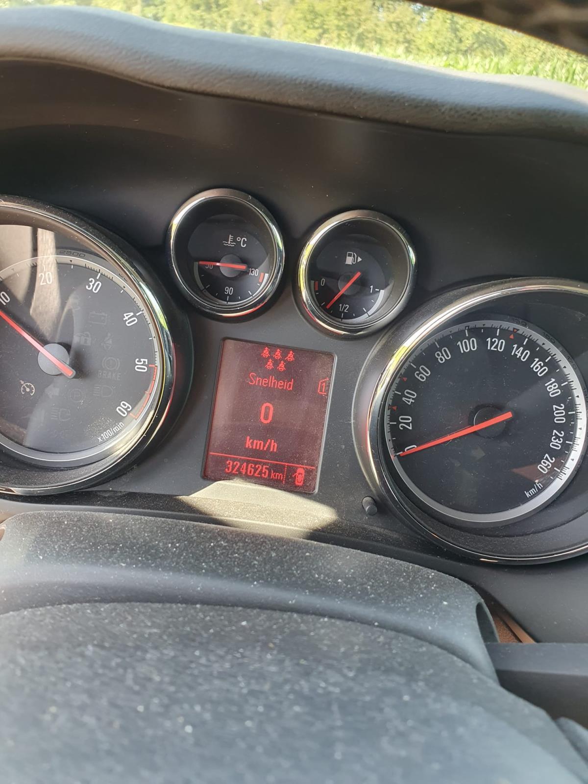 Opel | Zafira Tourer | 2.0 CDTI Business Edition 7p. | 2012 | 324.625 km | NT053L | Geen oordeel