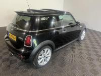 MINI | 3-Door | 1.6 Cooper S Chili | 2011 | 177,178 km | H797GH | No rating