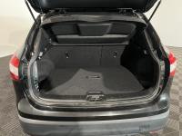 Nissan | Qashqai | 1.2 Premier Edition | 2014 | 90.715 km | J048BR | Geen oordeel