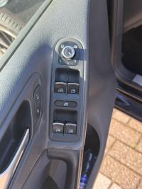 Volkswagen | Golf | 1.4 TSI Highline | 2009 | 197.652 km | TH423V | Geen oordeel