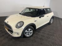 Mini | Mini | 1.5 One D Business | 2017 | 142.759 km | T399NN | Geen oordeel
