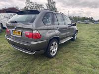 BMW | X5 | 4.4i High Executive | 2004 | 249.995 km | 77PJXH | Logisch