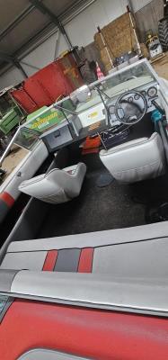 Conquest 3.0 L Mercruiser Inboard Speedboat | 1990 | 5-pers. | Incl. Trailer