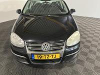 Volkswagen | Jetta | 1.6 FSI Comfortline Business | 2007 | 277.892 km | 19TZTJ | Logisch