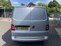 Volkswagen | Transporter | 2.0 TDI L2H1 DC Trendline | 2017 | 271.554 km | V463BH | Logisch